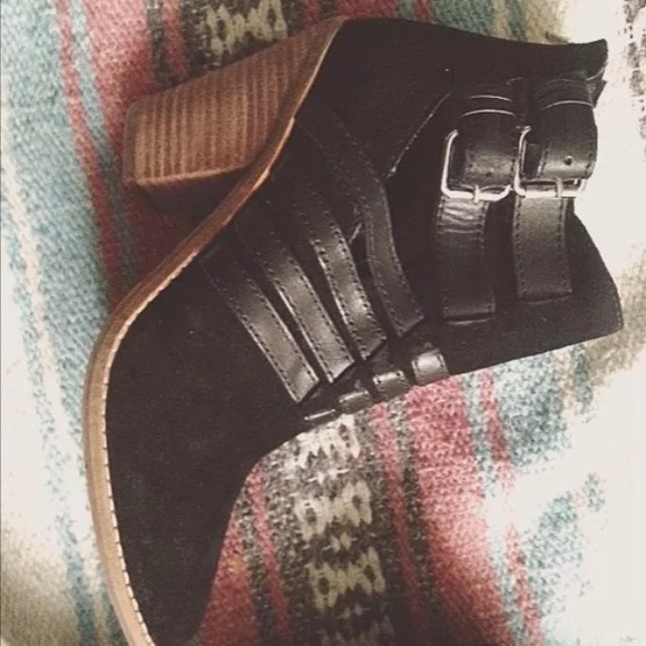 Free People Dolce Vita Strappy Cage Boot Suede Cutout Booties - Picture 2 of 3